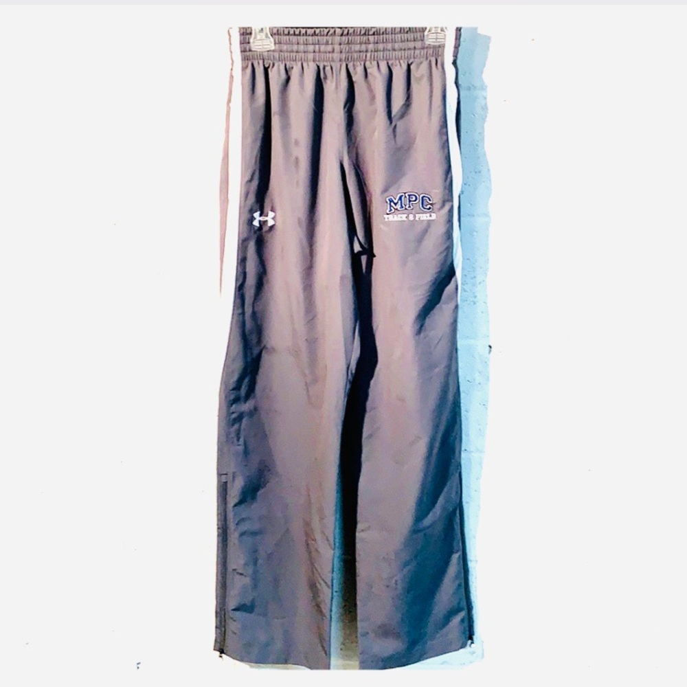 Under Armour team essential warm ups.  32” inseam